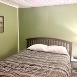 Walkable Near Downtown 1 Bedroom