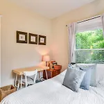Vintage Sellwood Bungalow - Kayaks Provided!