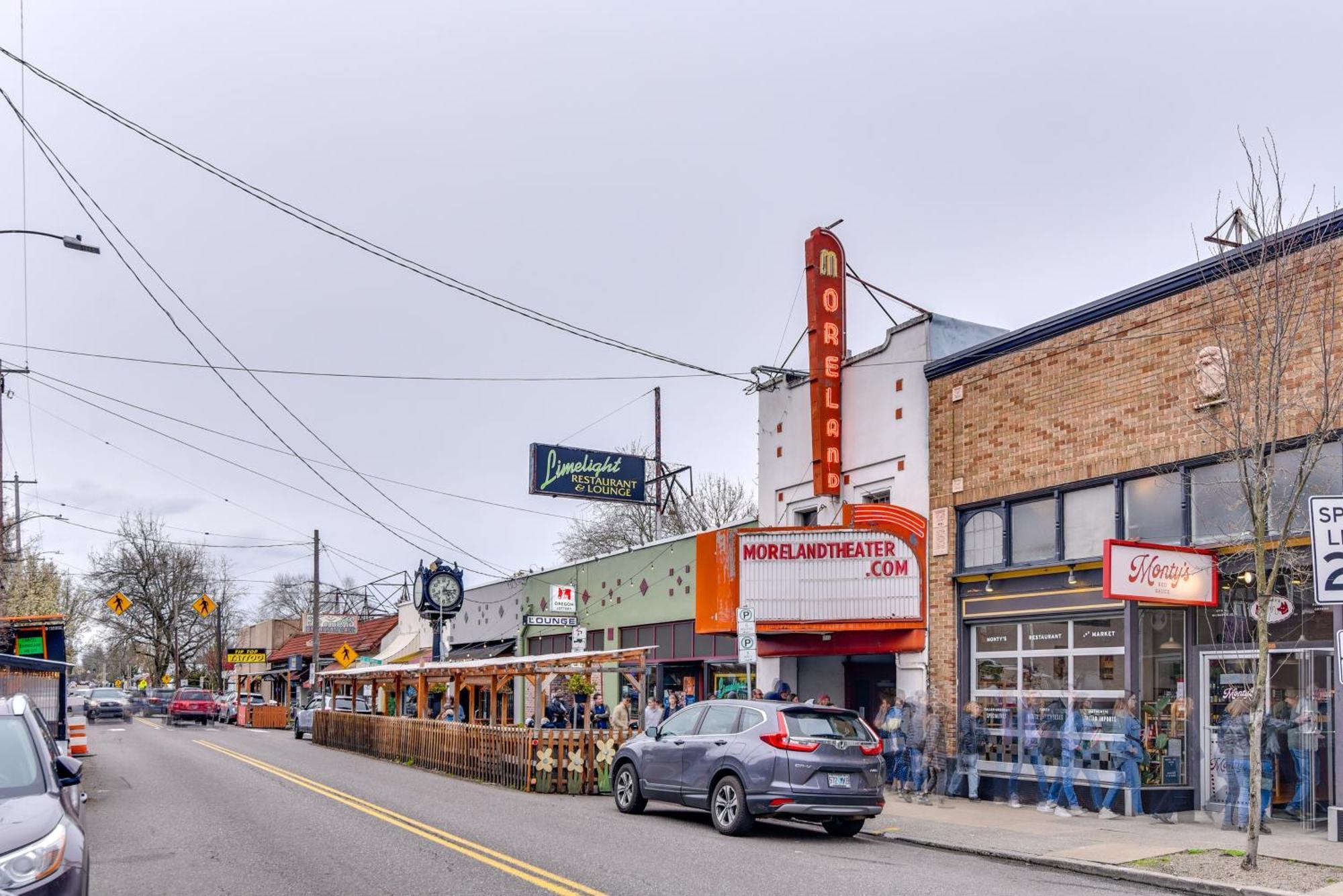Vintage Sellwood - Kayaks Provided! * Portland