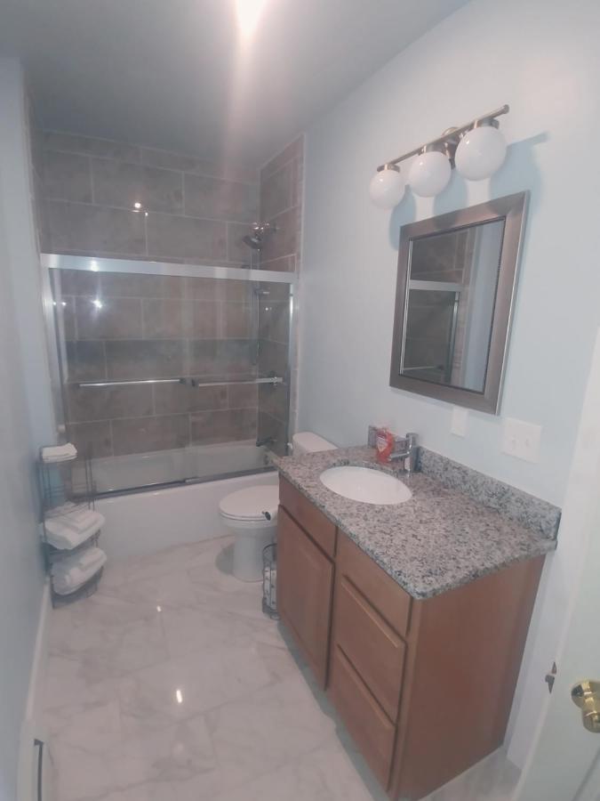 East Bayside/ Munjoy - Charming Downtown Escape Apartment Portland