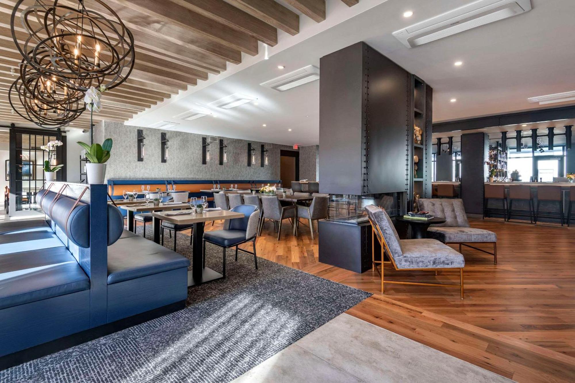 Cambria Downtown Old Port Hotel 3*